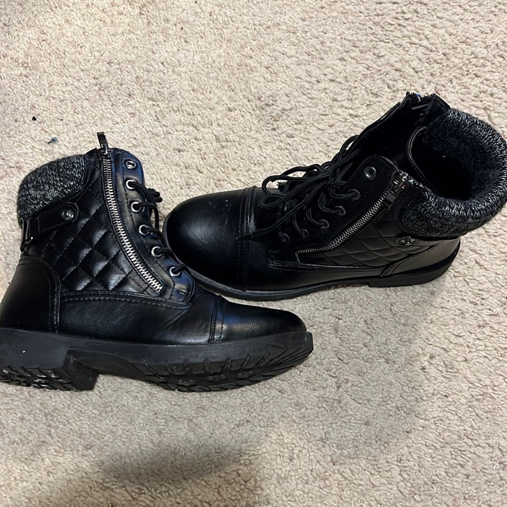 Boots only worn a couple times
